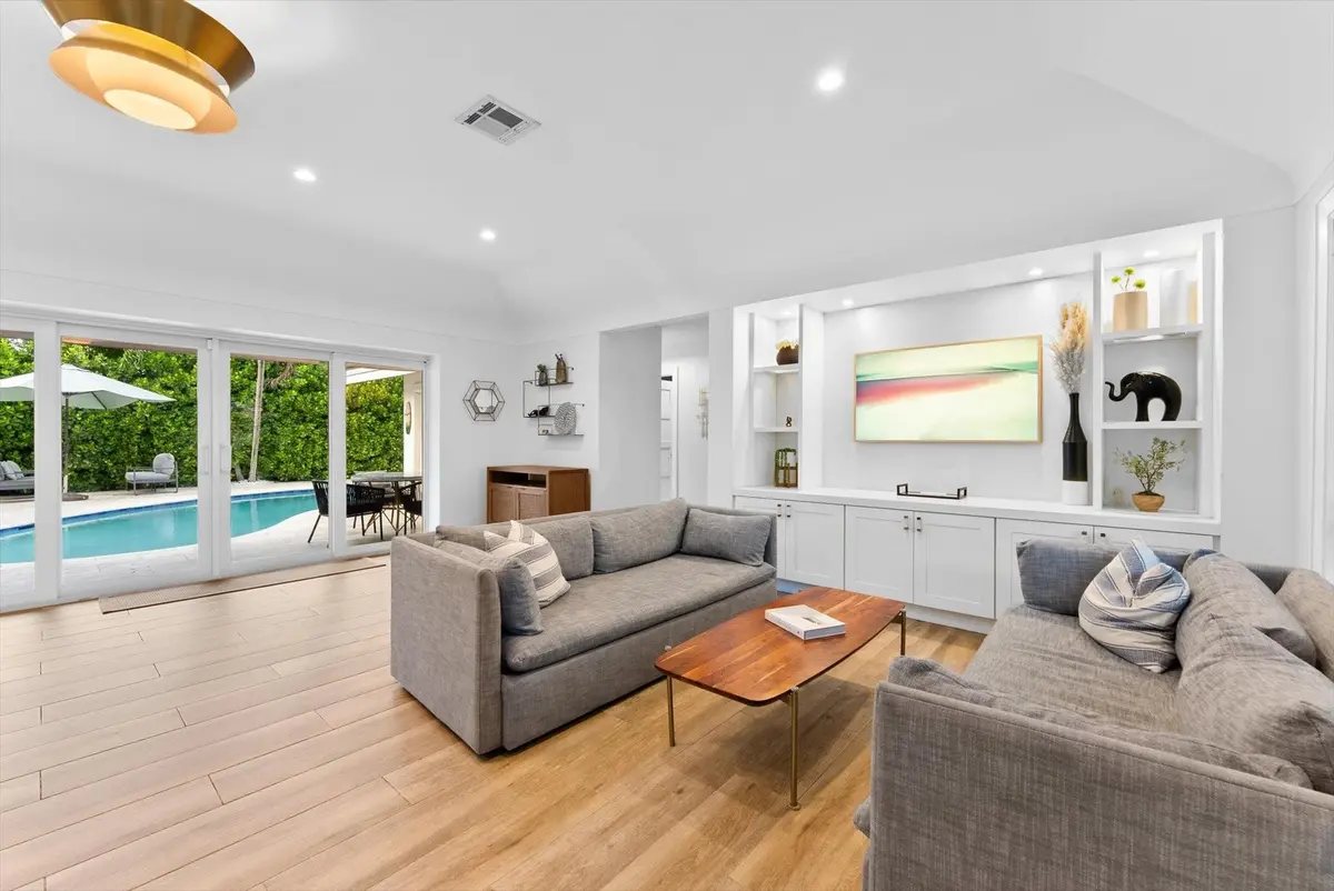 Photo 6 at 1114 SE 14th Avenue, Deerfield Beach