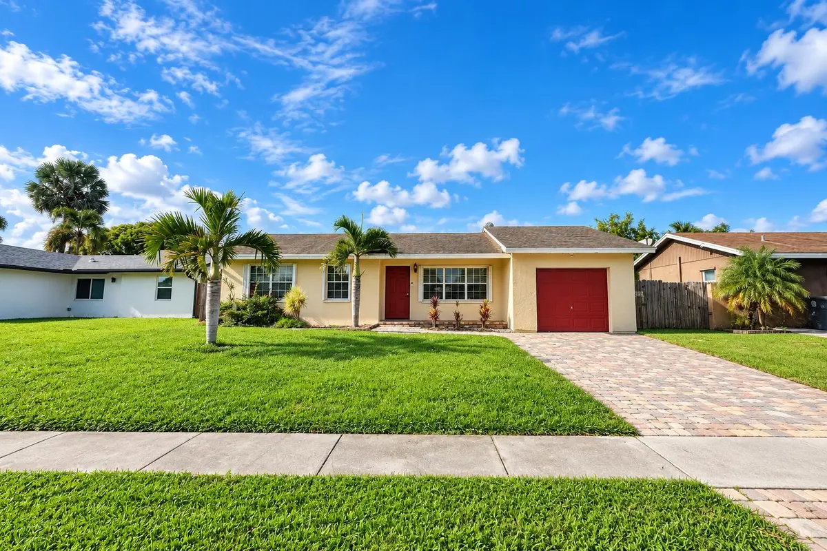 FrontofHouse at 9135 SADDLECREEK Drive, Boca Raton