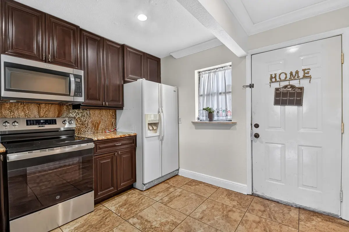 617IxoriaAve(2) at 617 IXORIA Avenue 23, Fort Pierce