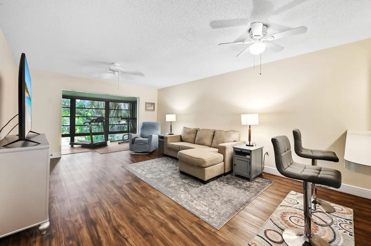 08 Living room 01 at 2302 SUNRISE Boulevard 206, Fort Pierce