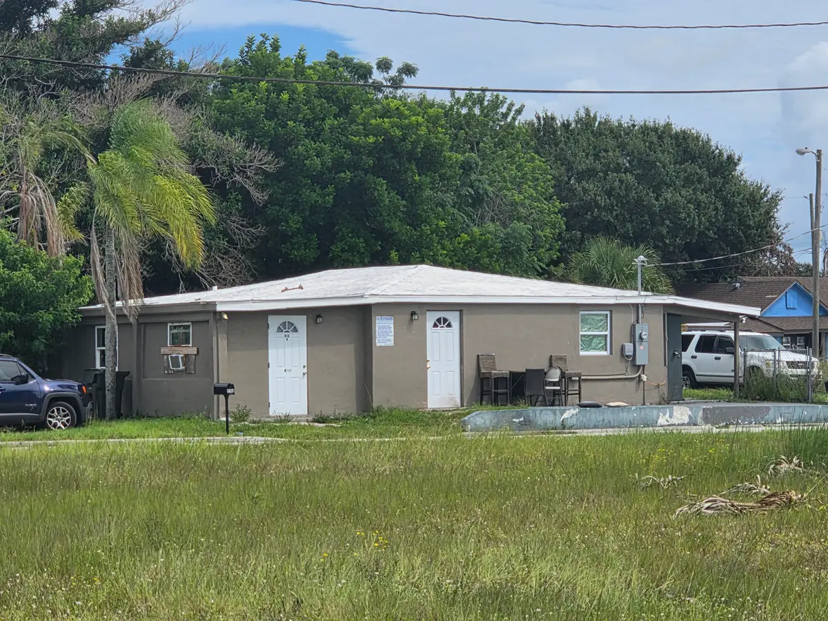 916 N 10TH Street, Fort Pierce, FL – photo 1