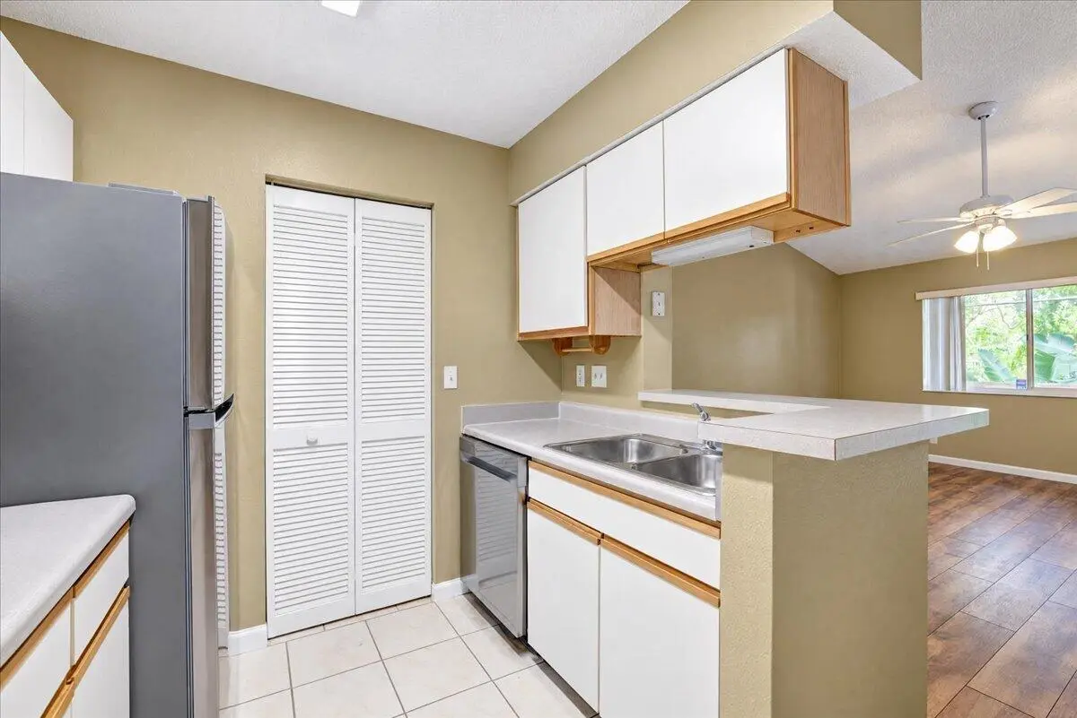 06-8I8A5679_80_81_82_83_batchlook at 4005 W Mcnab Road C305, Pompano Beach