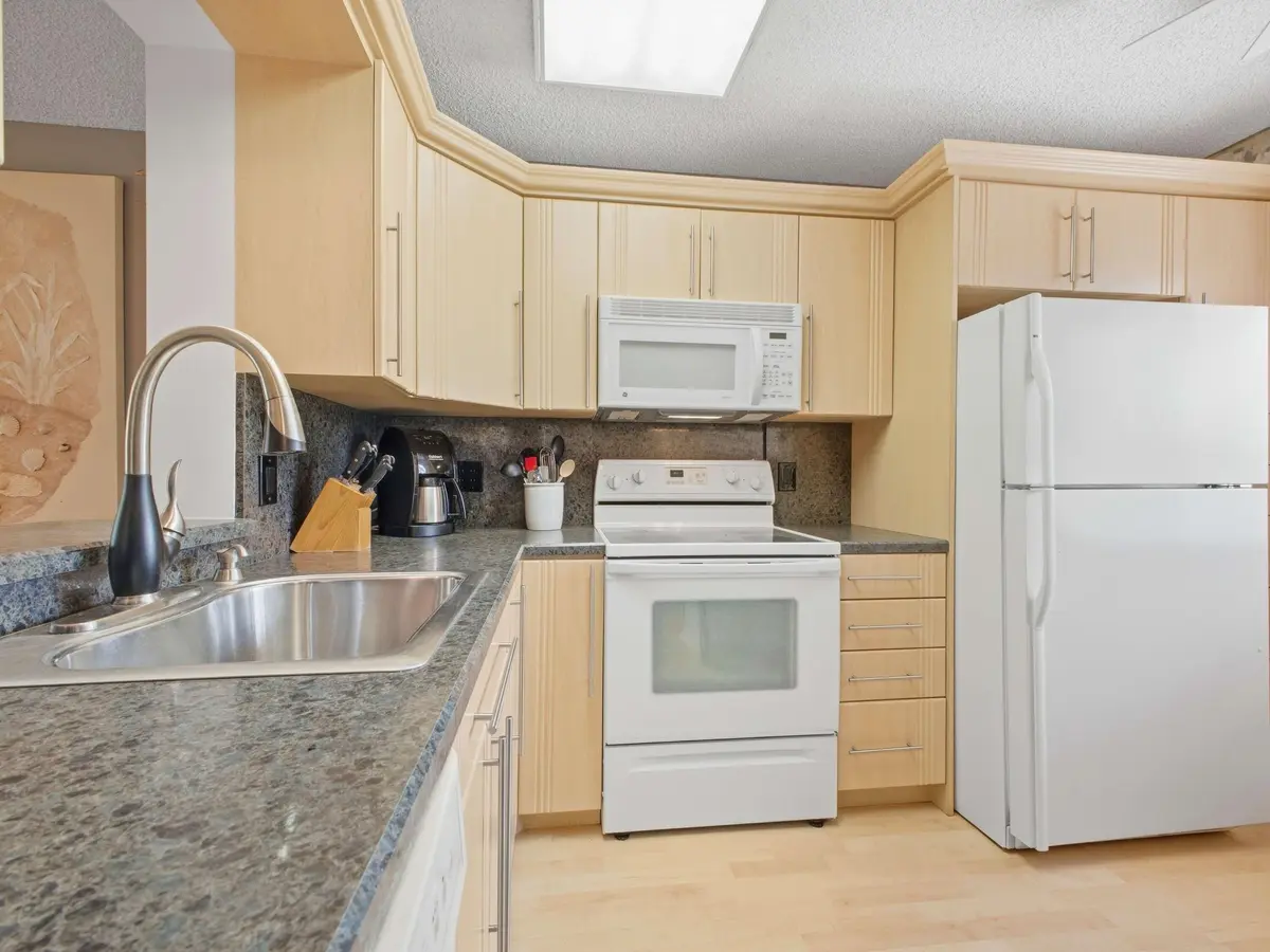 Kitchen at 7145 Huntington Lane 205, Delray Beach