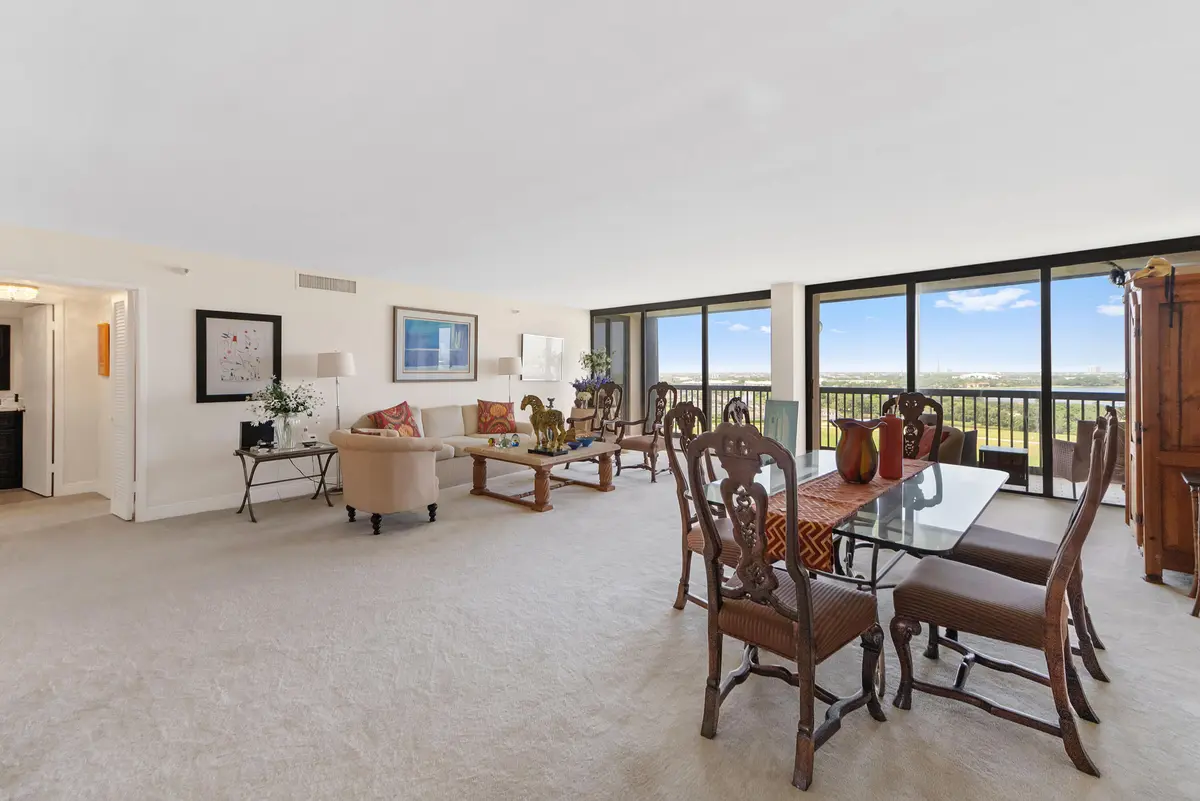 10 Dining area 02 at 2480 PRESIDENTIAL Way 1603, West Palm Beach
