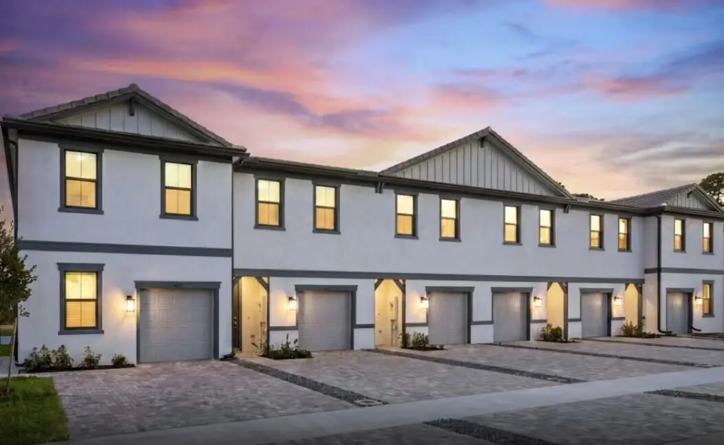Everton Coastal at 6734 Kavagi Drive Latitude 208-07, Lantana