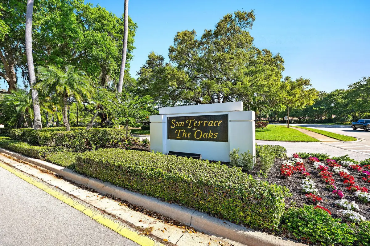 Entrance at 8404 CHAPMAN OAK Court, Palm Beach Gardens