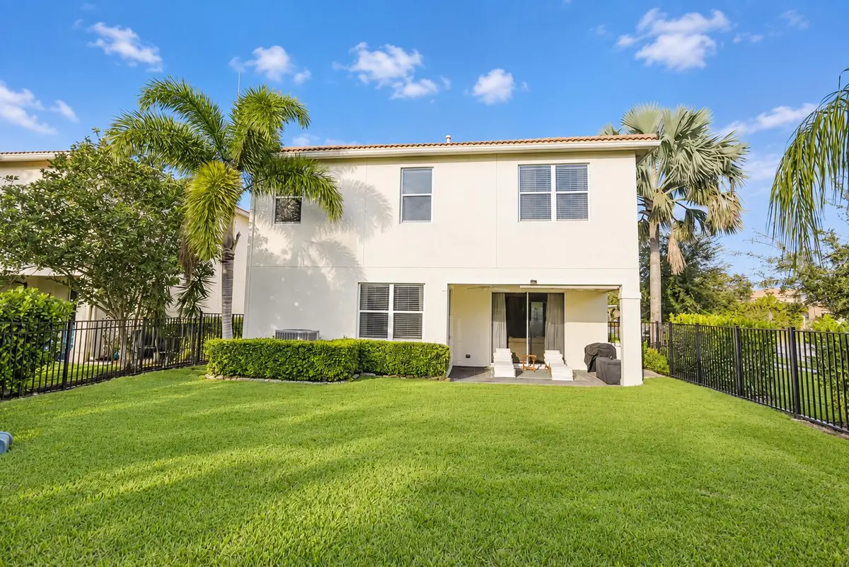 6088 SE Crooked Oak at 6088 SE Crooked Oak Avenue, Hobe Sound