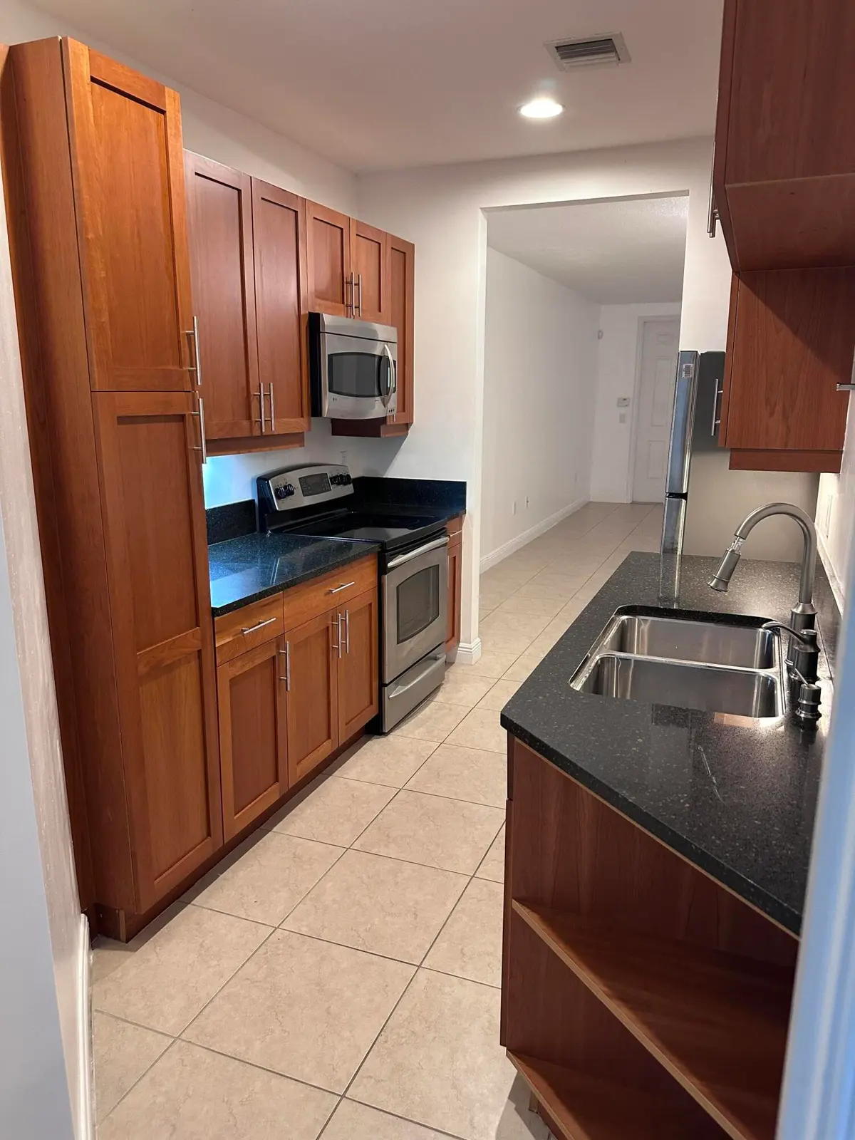 Kitchen at 252 SW 14TH Avenue 252, Fort Lauderdale