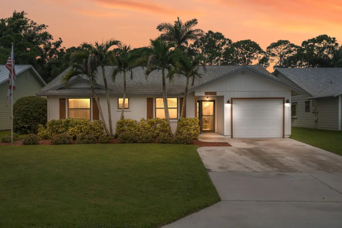 DSC03048_Twilight at 6702 SE Raintree Avenue, Stuart