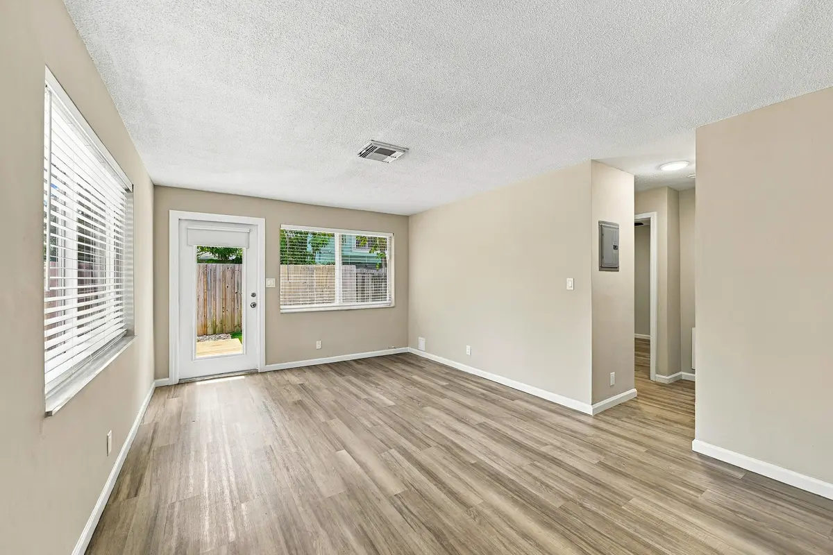 03_dsc_4833 at 1720 NE 8th Avenue, Fort Lauderdale