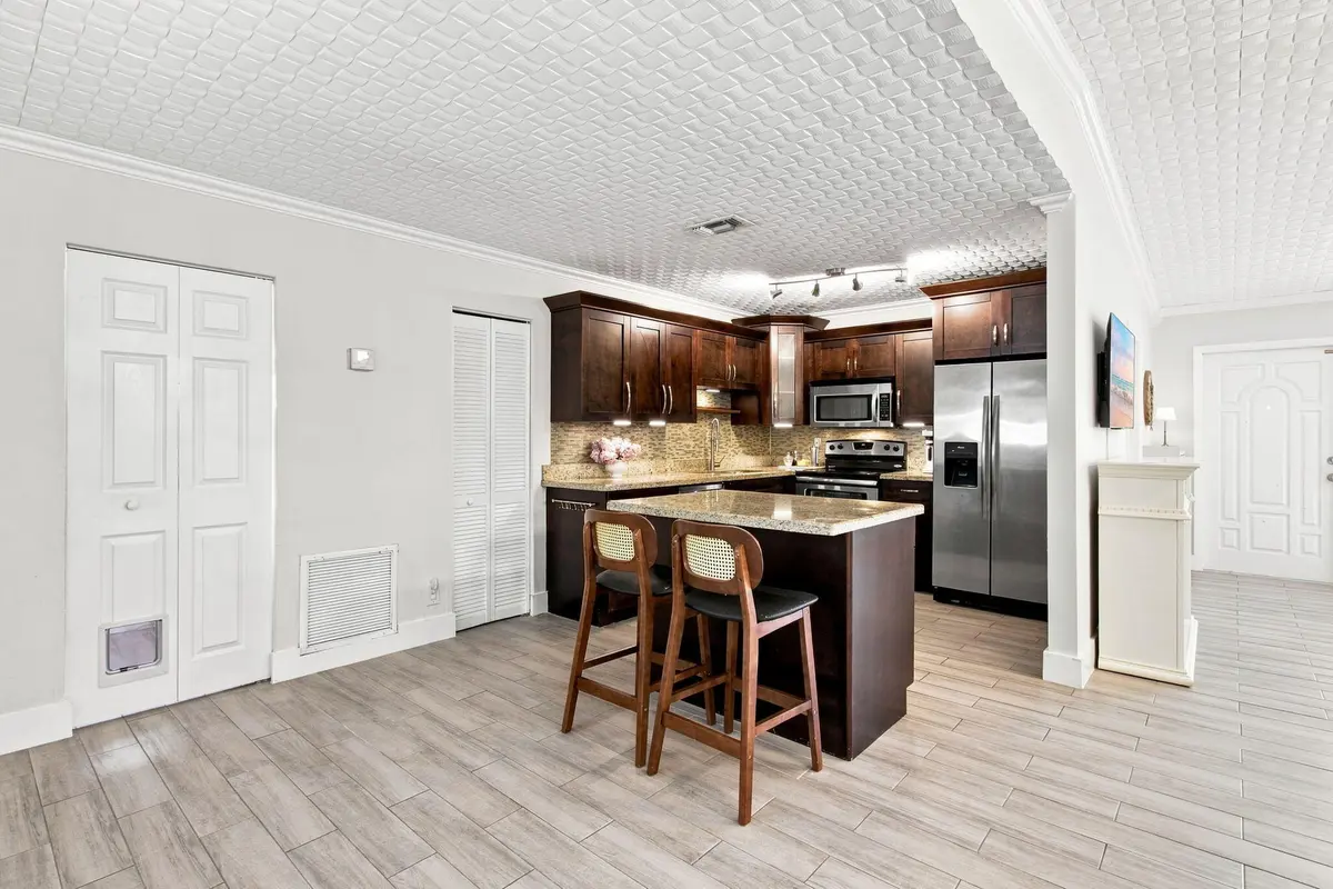 8-web-or-mls-3130-n-72nd-terrace at 3130 N 72nd Terrace, Hollywood