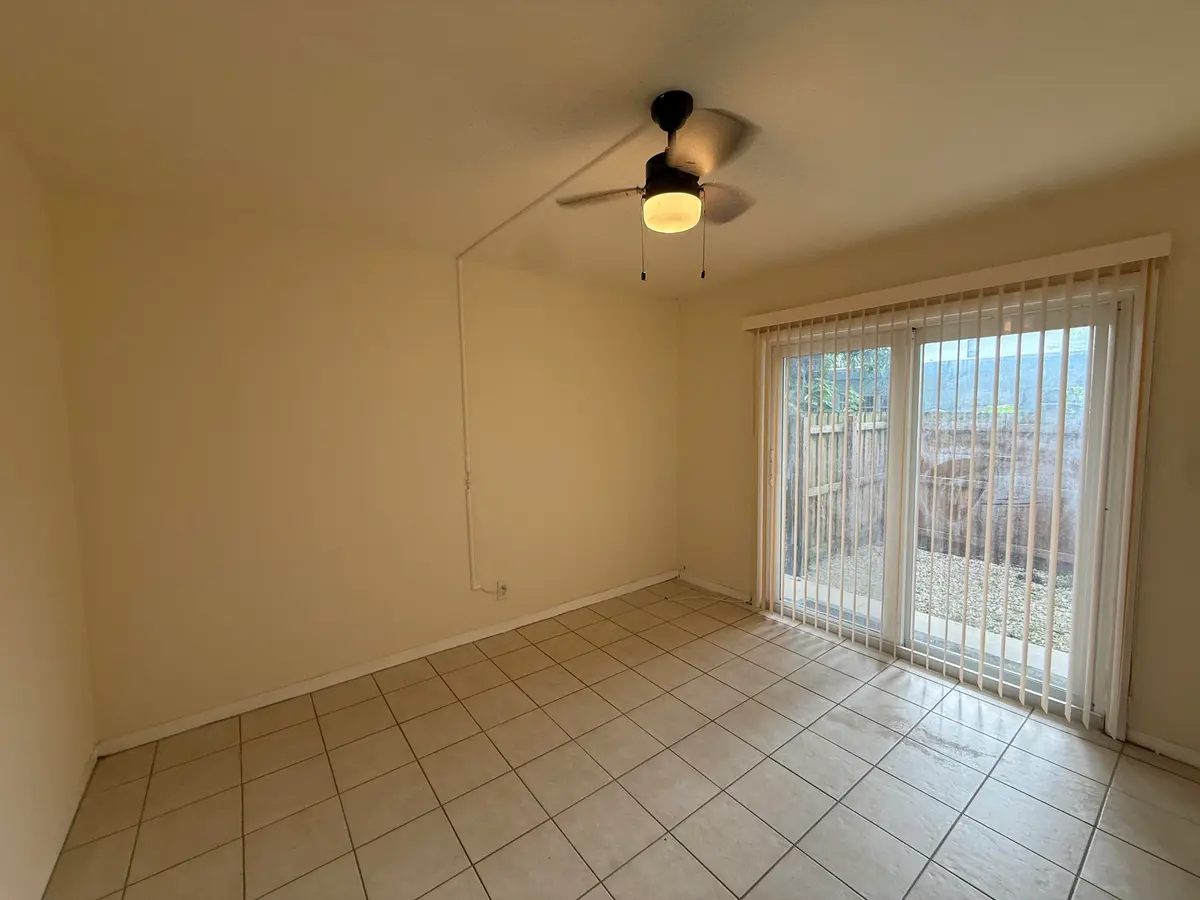 image00005 at 909 SE 14TH Court 5, Fort Lauderdale