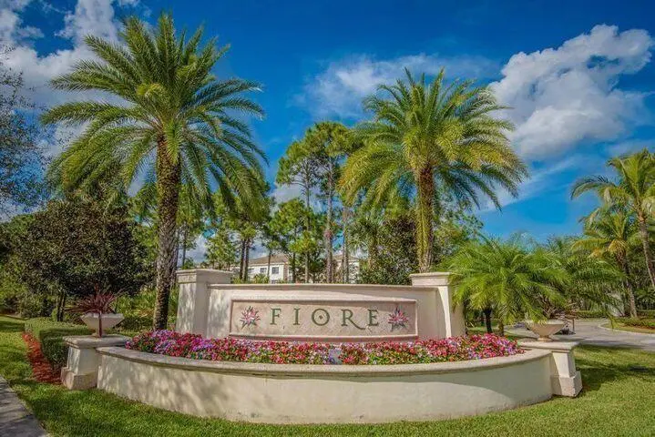 Fiore Entrance SIgn at 2106 Myrtlewood Circle, Palm Beach Gardens