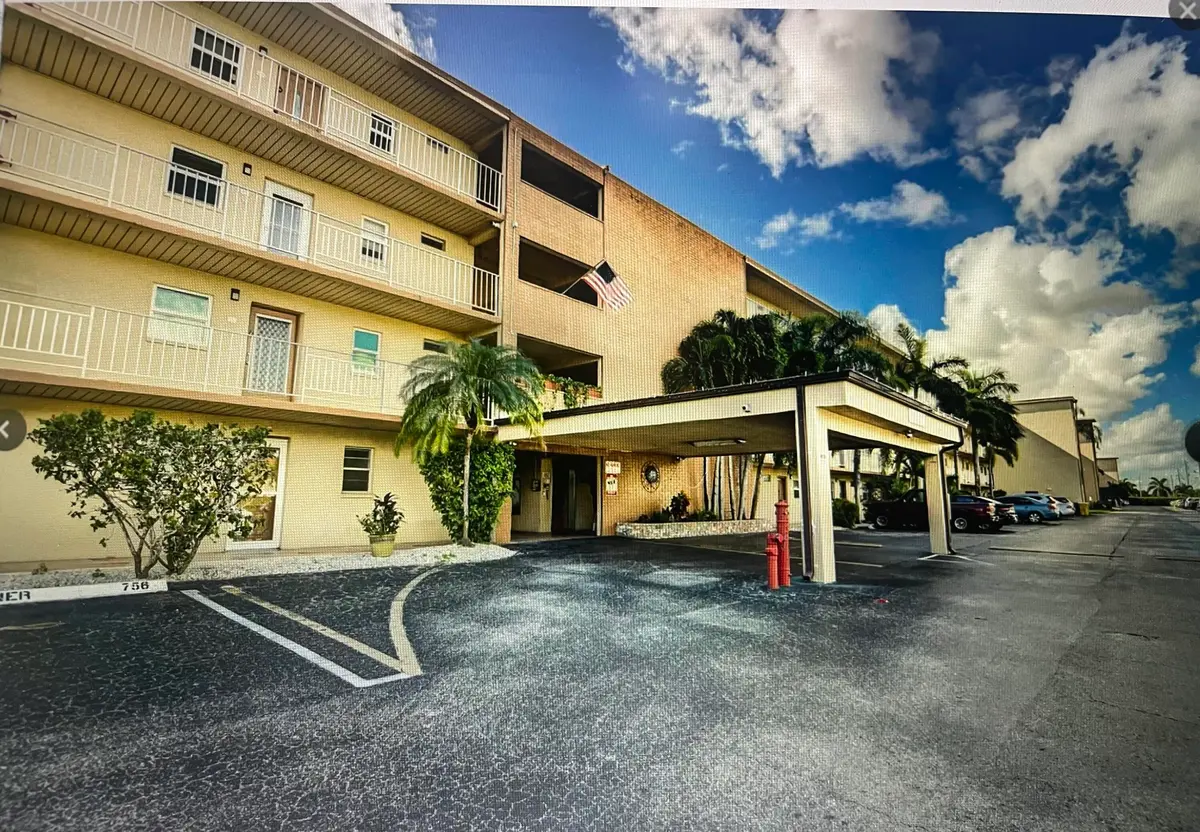 Front of Building at 300 NE 26TH Avenue 1080, Boynton Beach