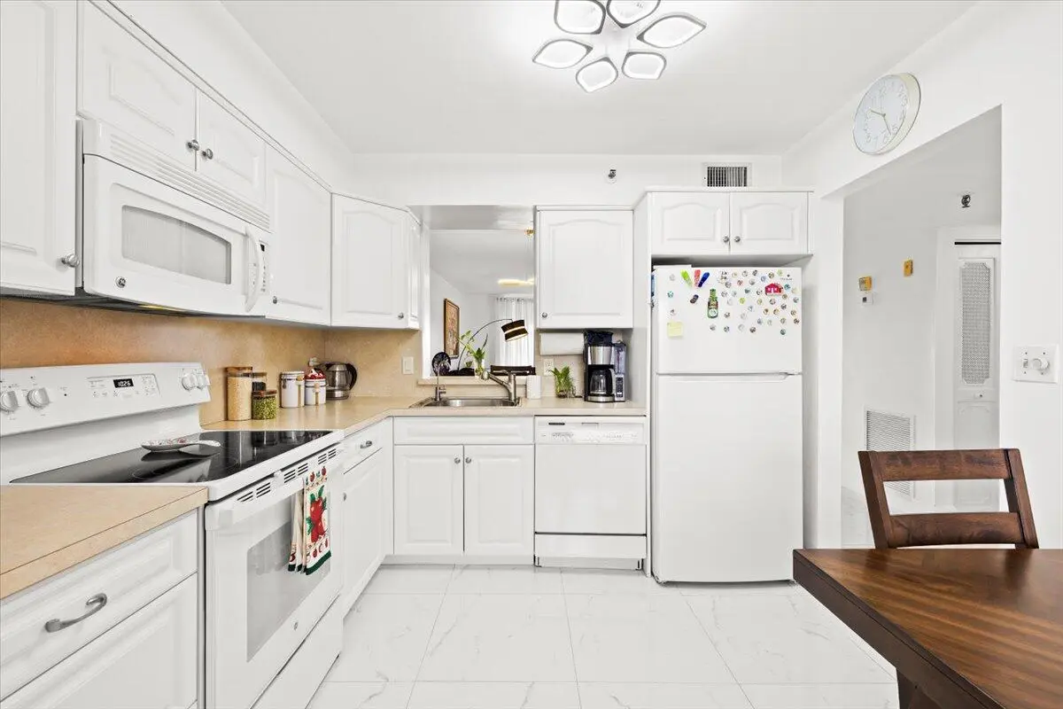 07-424A3703 at 4550 NW 18TH Avenue 406, Deerfield Beach