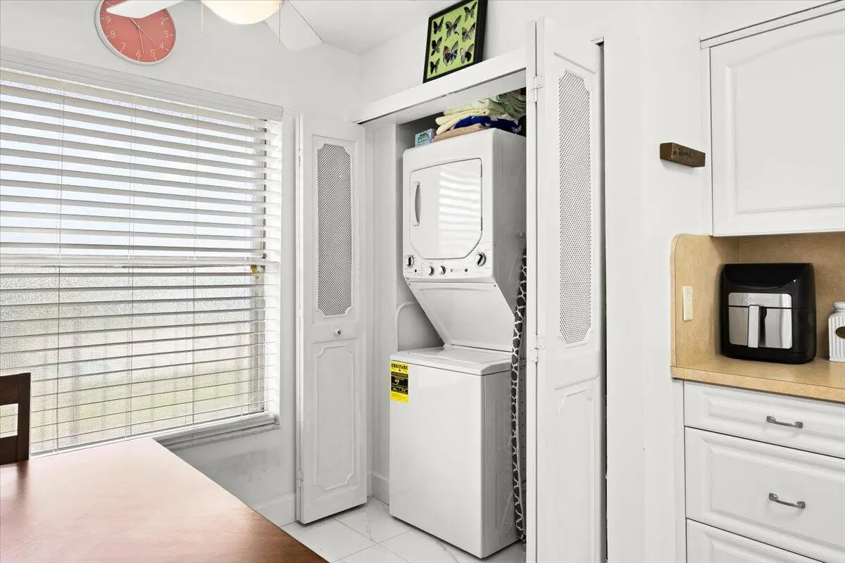 10-424A3718 at 4550 NW 18TH Avenue 406, Deerfield Beach