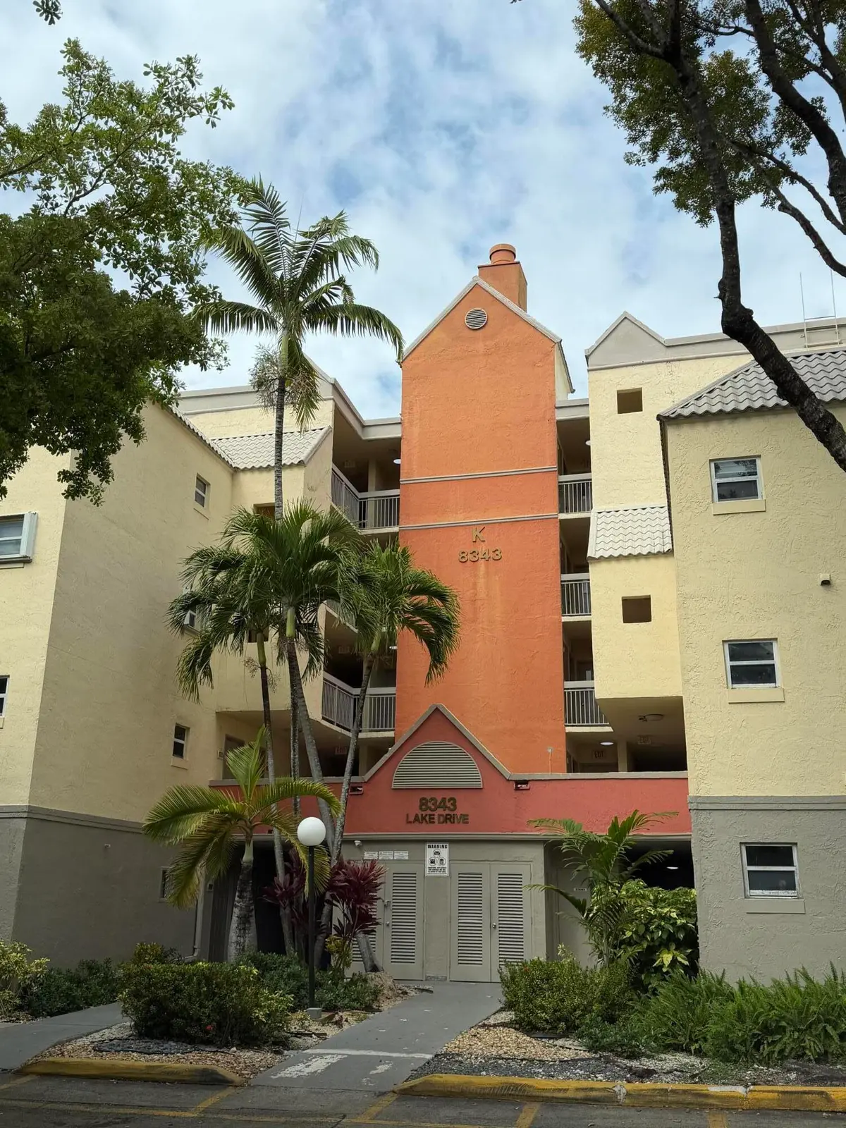 8343 Building 2 at 8343 LAKE Drive 207, Doral