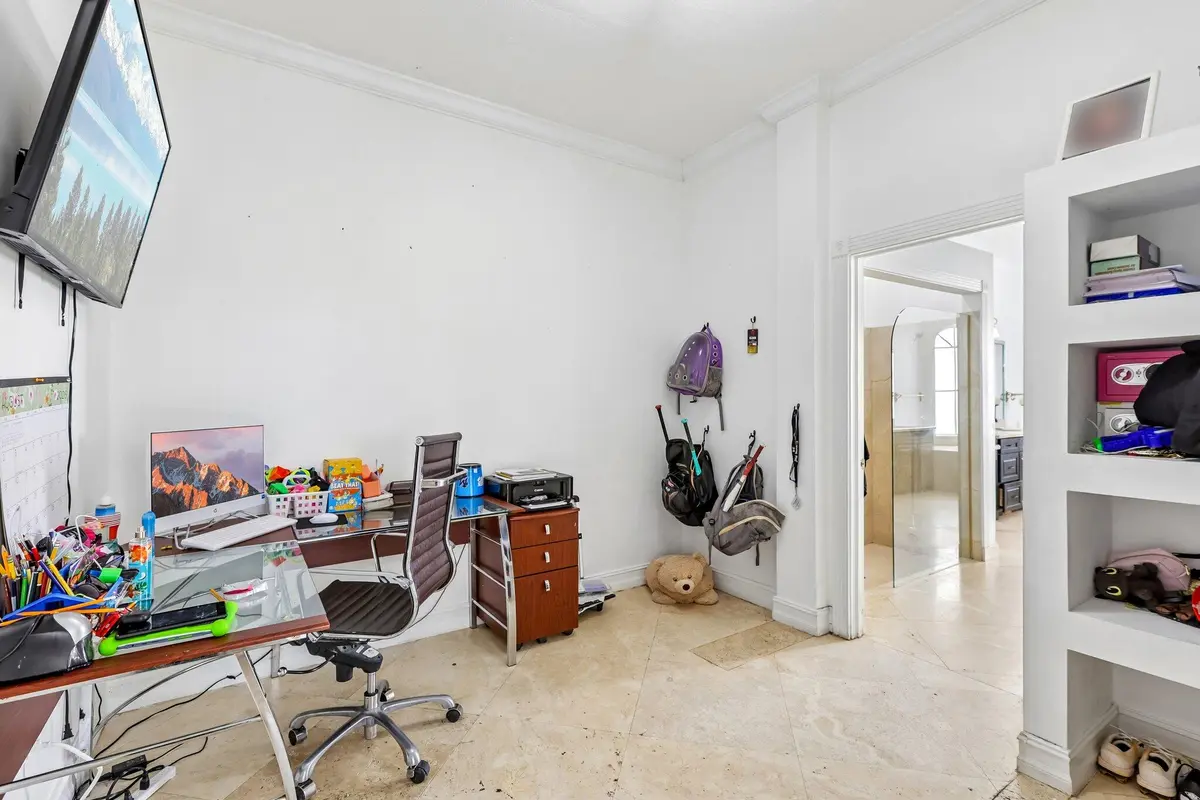 4-web-or-mls-NW 84th Ave-S1609-004 at 6911 NW 84TH Avenue, Parkland