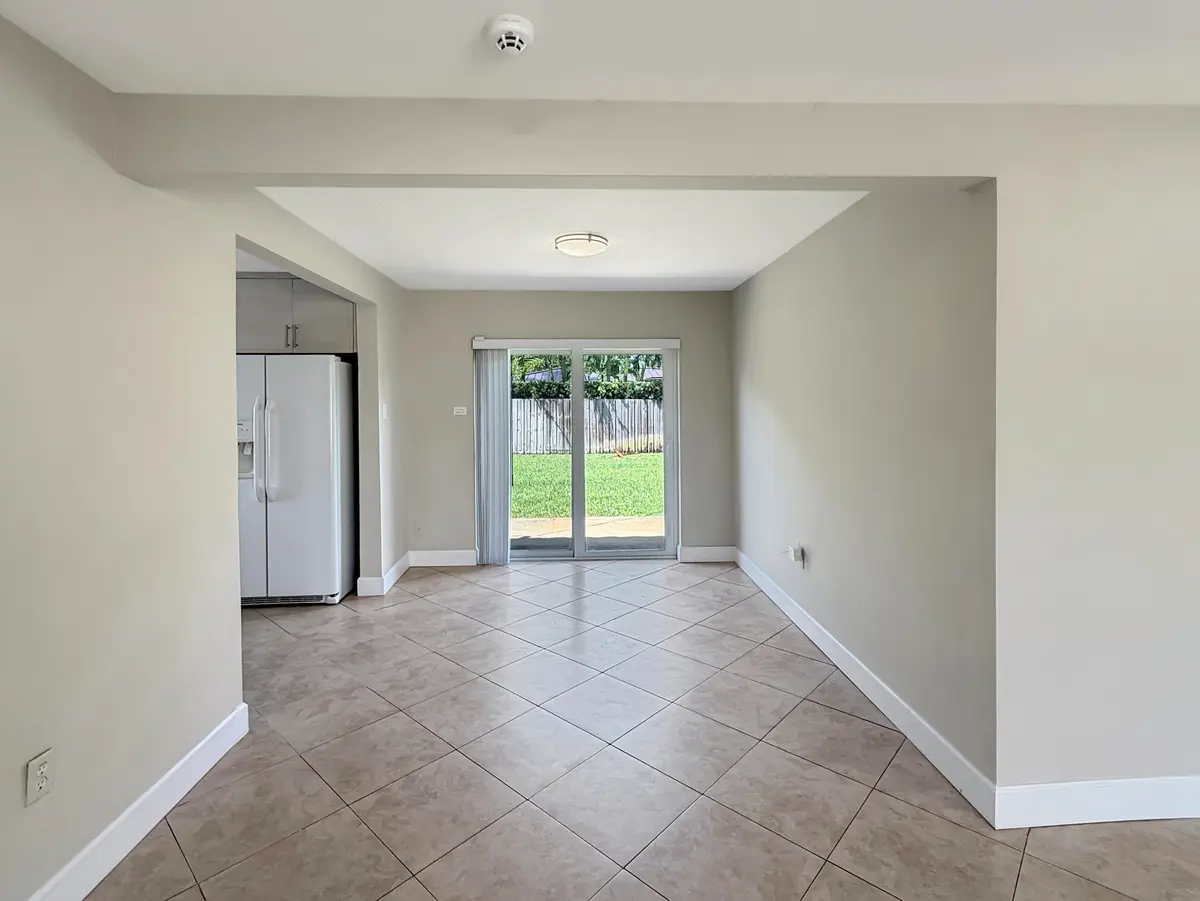 dining room at 1321 NE 46TH Street, Oakland Park