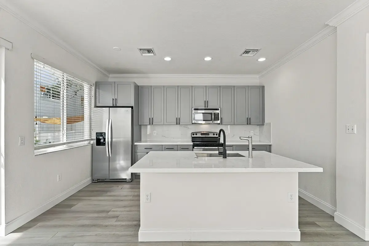 10_dsc01405 at 712 SE 2nd Street, Pompano Beach