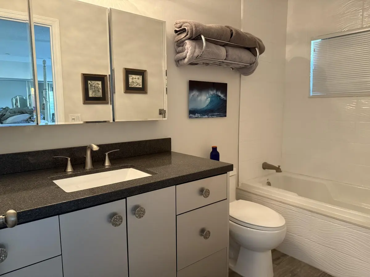 MasterBath at 5409 LAKEFRONT Boulevard D, Delray Beach