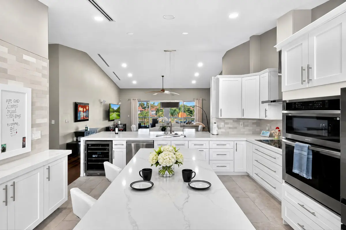 04_Renovated_Chefs_Kitchen at 305 Ryder Cup Circle, Palm Beach Gardens