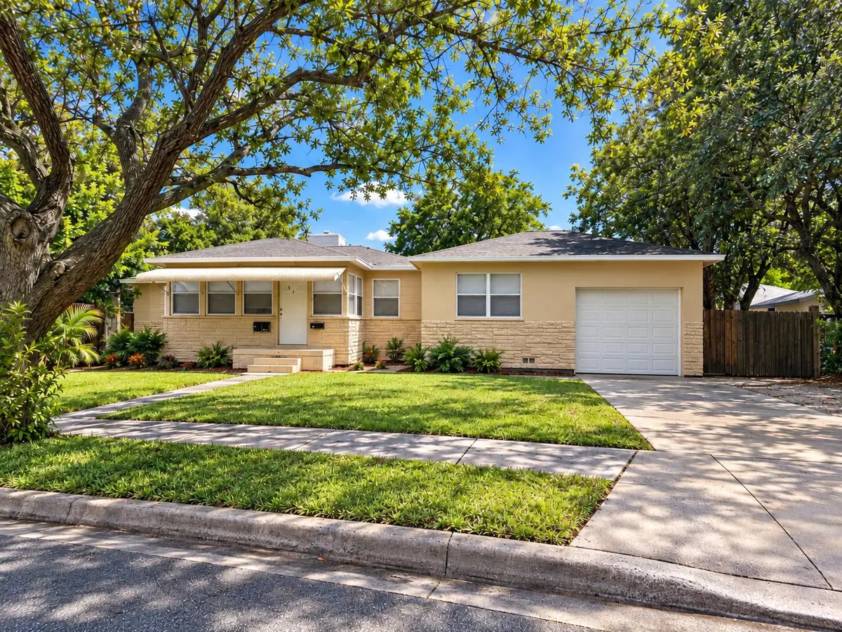 Front at 5014 SPRUCE Avenue, West Palm Beach