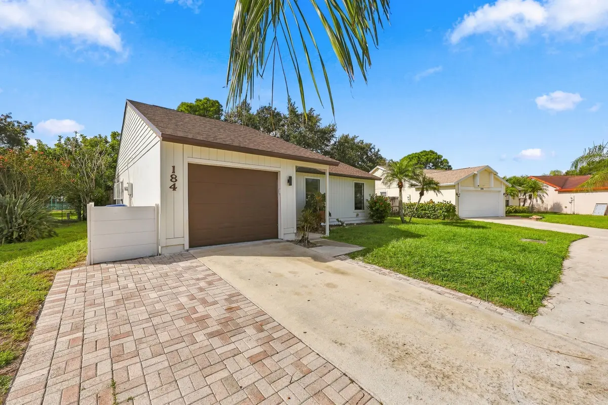 2_453a7534 at 184 GREENTREE Circle, Jupiter