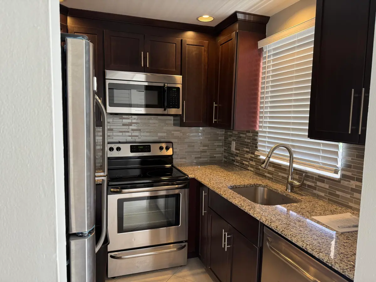 kitchen at 2755 W Atlantic Avenue 4208, Delray Beach