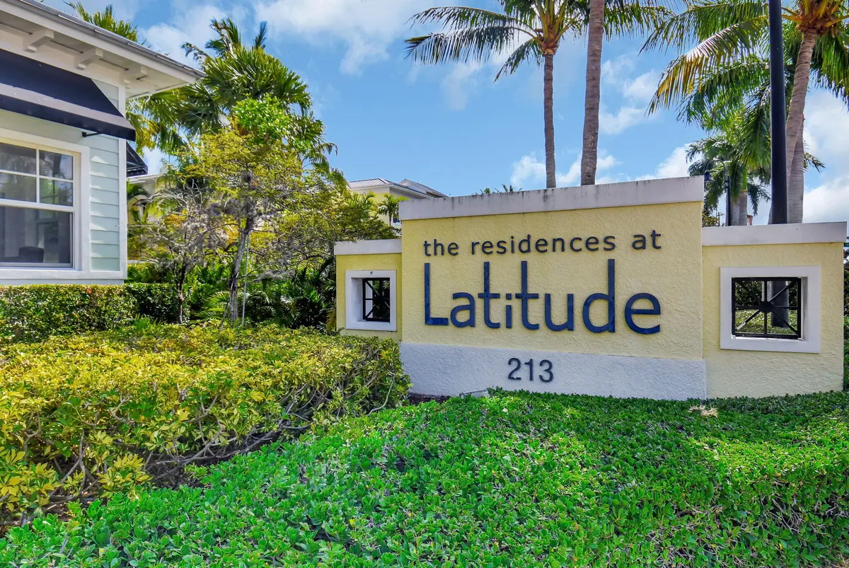 61-web-or-mls-DSC_5847 at 225 S Latitude Circle 302, Delray Beach