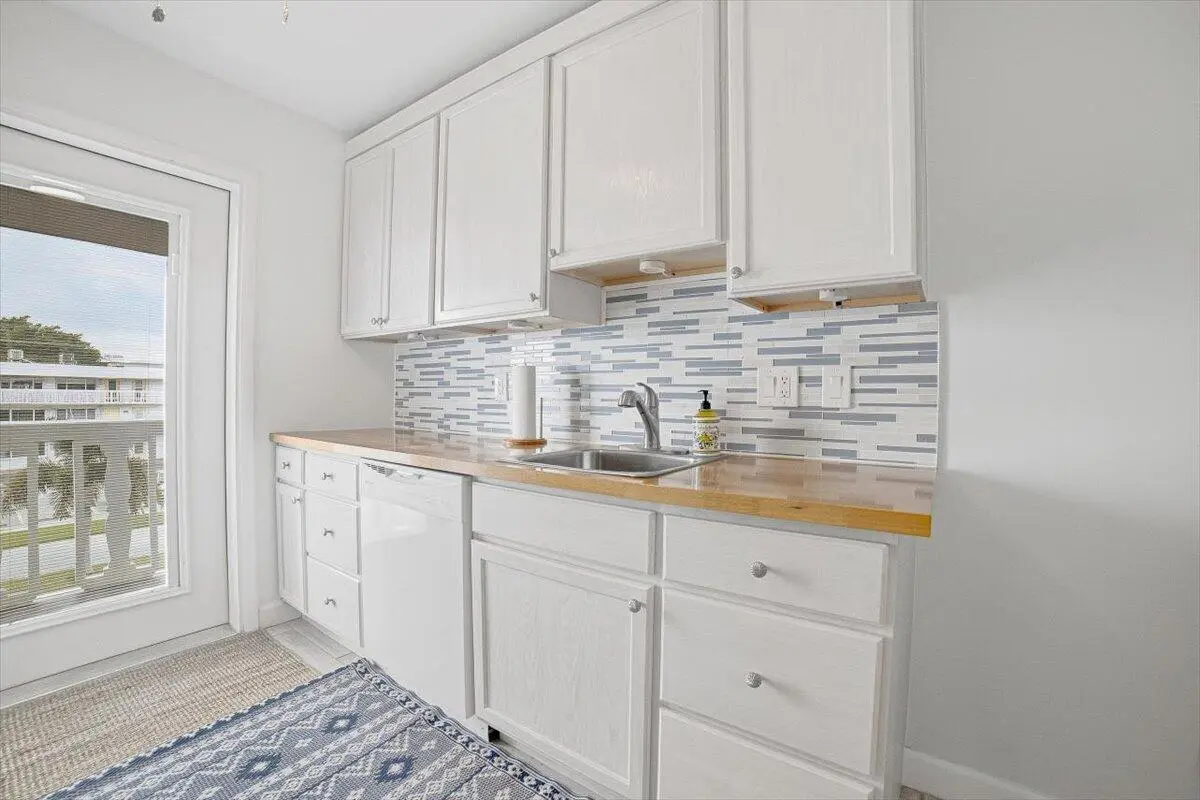 Kitchen at 131 Doolen Court 309, North Palm Beach