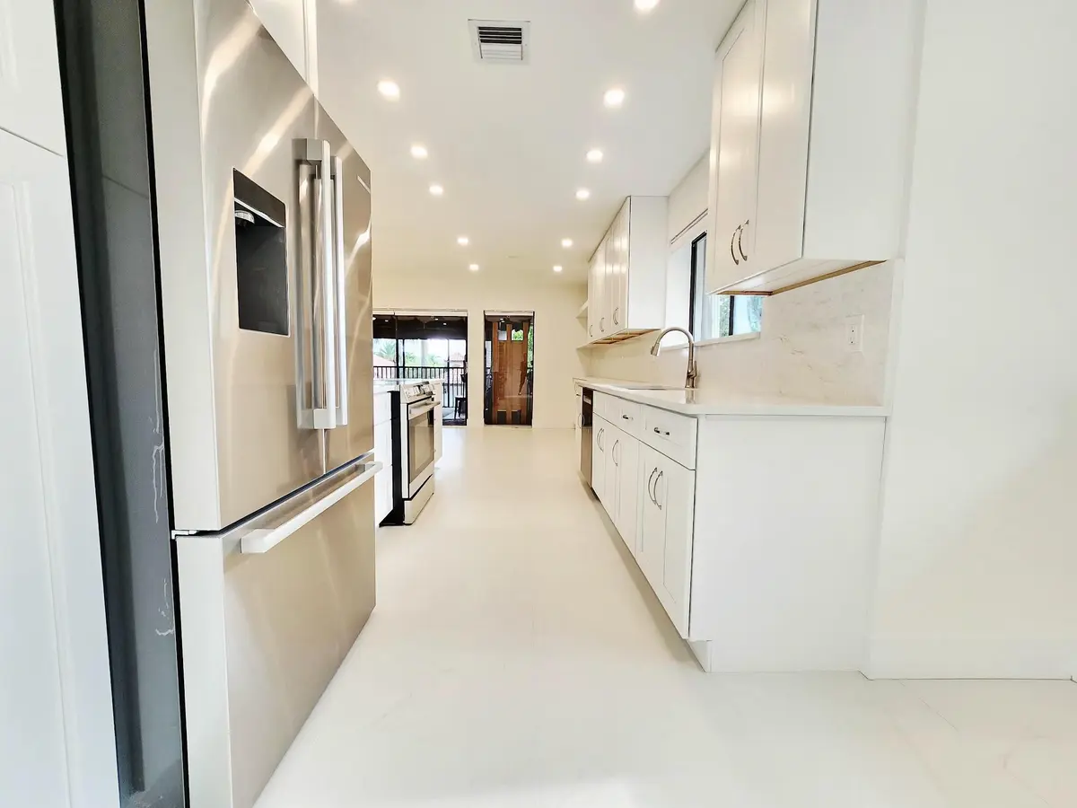 pp10 at 30 PELICAN POINTE Drive 201, Delray Beach