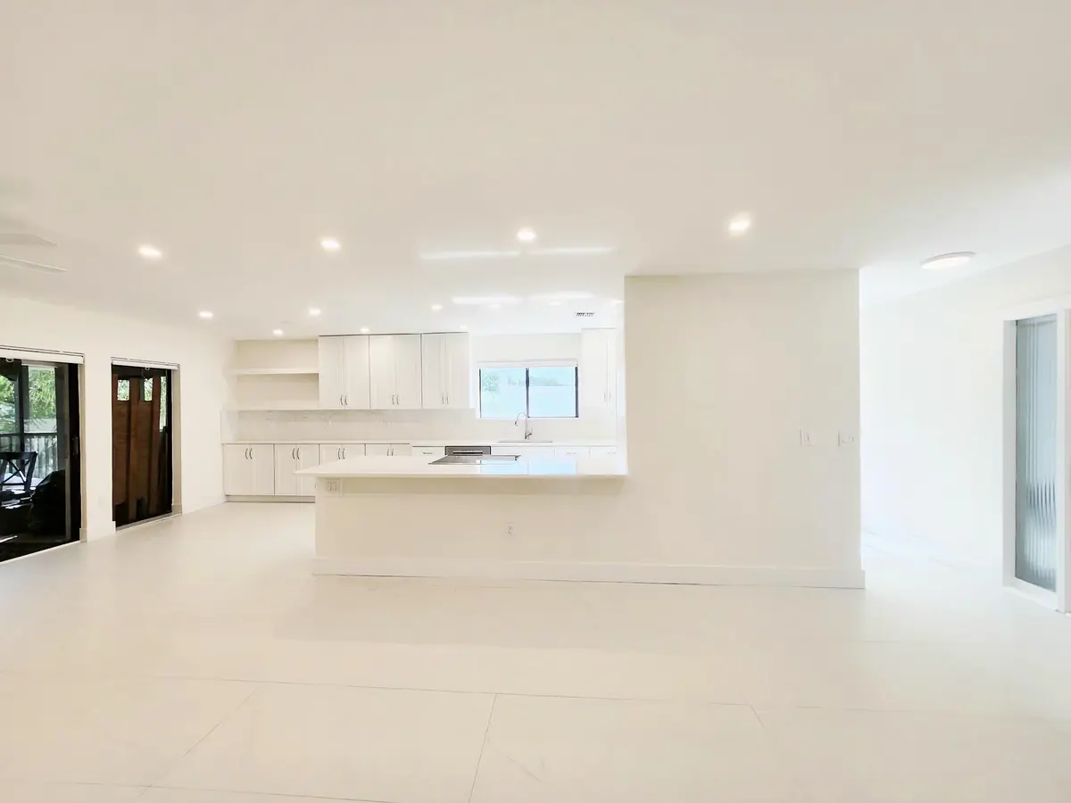 pp1 at 30 PELICAN POINTE Drive 201, Delray Beach