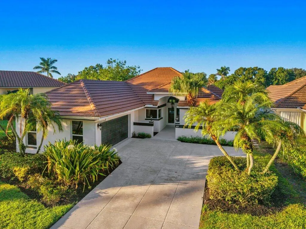 DJI_20260914081705_0682_D.jpeg-SMALL at 107 Golfview Court, Palm Beach Gardens