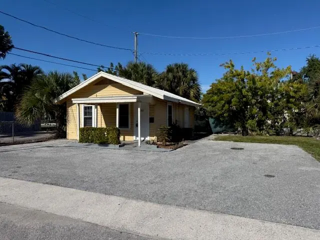 Exterior at 400 Metcalf Court, West Palm Beach
