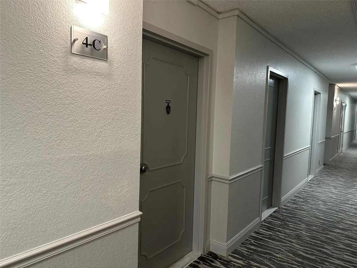 Photo 3 at 336 N BIRCH Road 4C, Fort Lauderdale