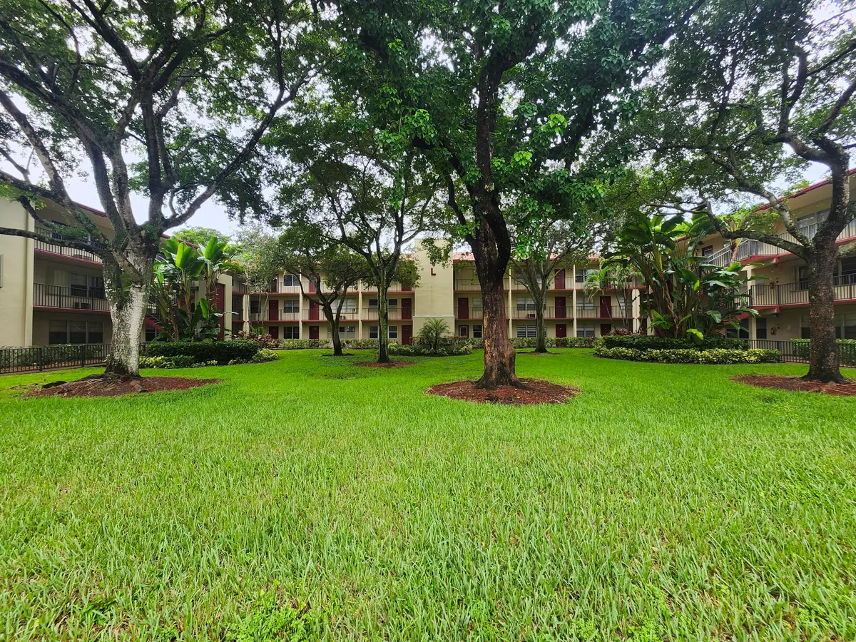 200 SW 132ND Way 105L, Pembroke Pines, FL – photo 2