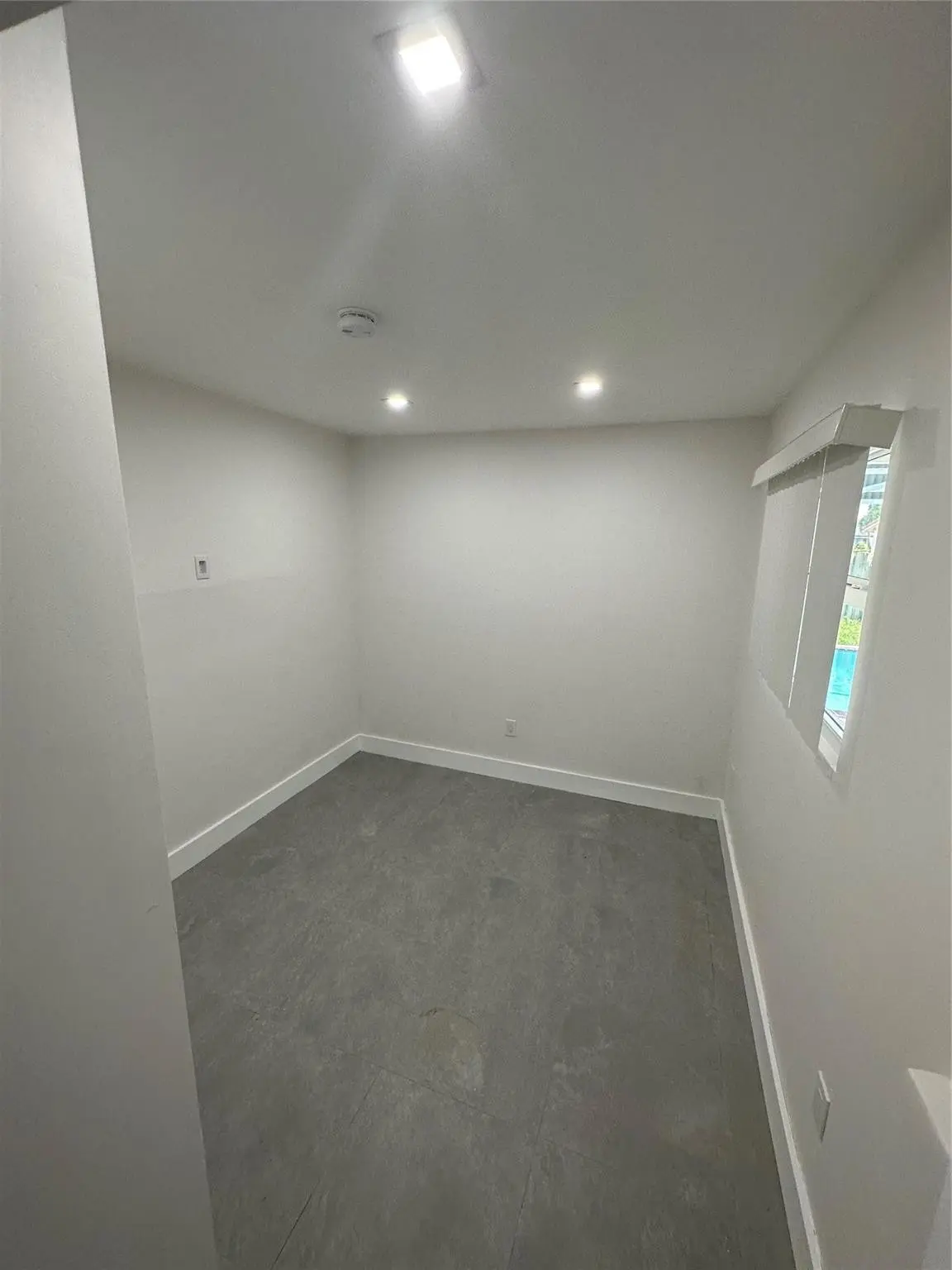 Photo 7 at 6350 LIBERTY Street, Hollywood