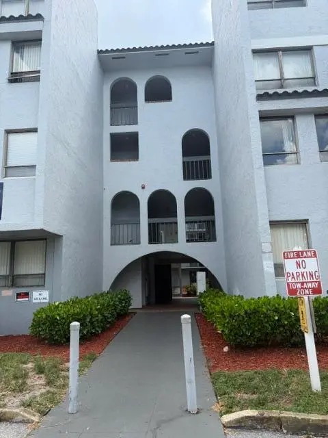 IMG_4240 at 1750 N CONGRESS Avenue 207, West Palm Beach