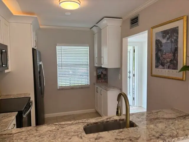 KITCHEN at 6 ABBEY Lane 207, Delray Beach