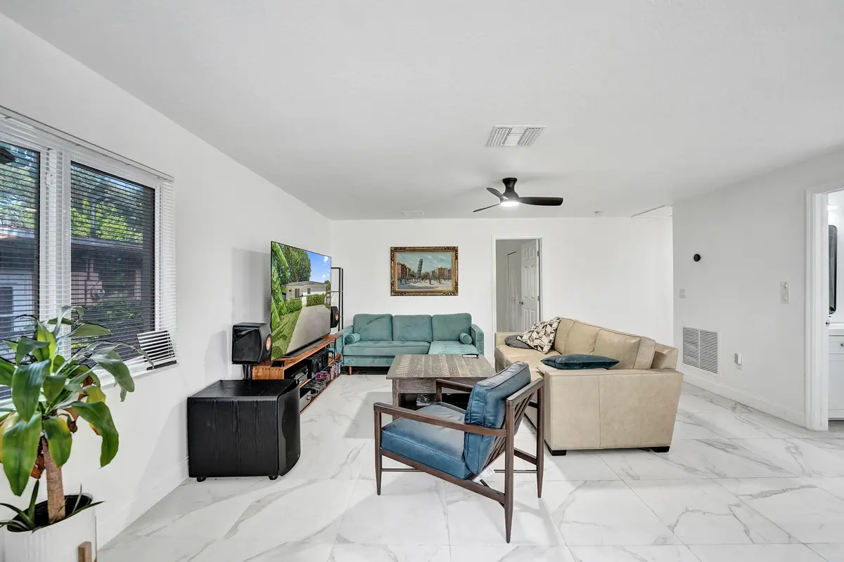 DSC09890 at 830 NW 19TH Terrace, Fort Lauderdale