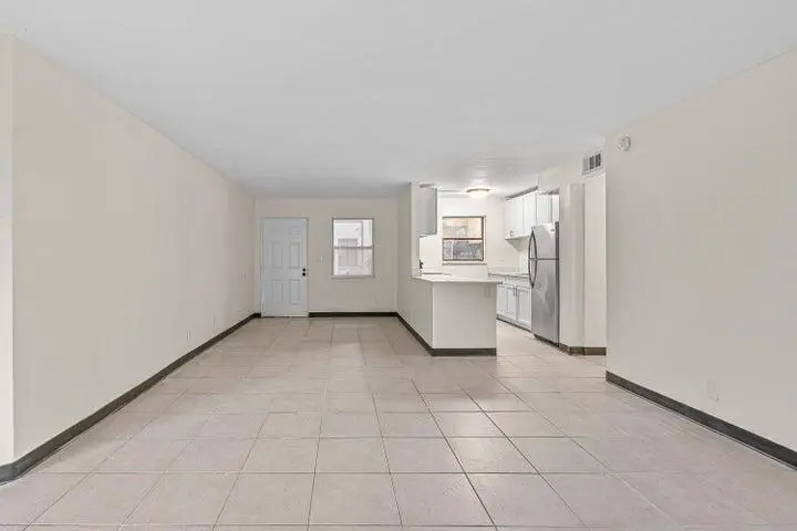 living space at 1880 N Congress Avenue 104, West Palm Beach