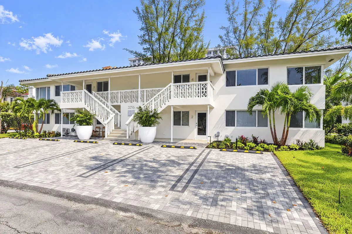 1-web-or-mls-8I8A6479_batchlook at 3216 COLONY CLUB Road 2, Pompano Beach