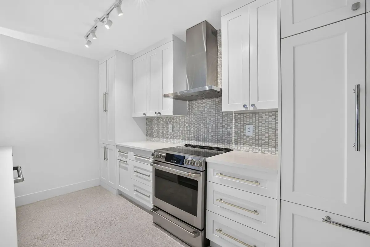 8-web-or-mls-8I8A6244 at 3216 COLONY CLUB Road 2, Pompano Beach