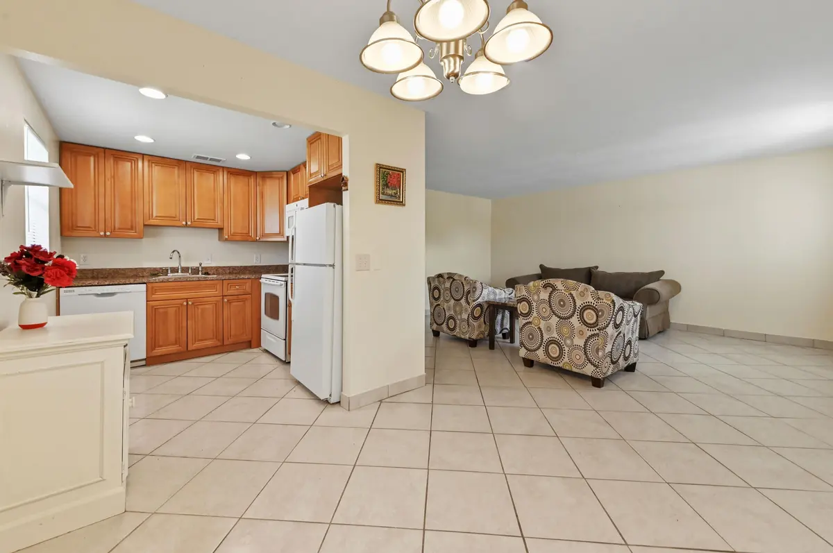 10 Kitchen 01 at 525 Monaco K Boulevard, Delray Beach