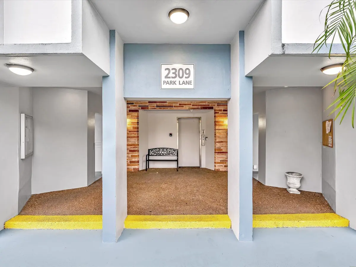Entrance at 2309 Park Lane 316, Hollywood