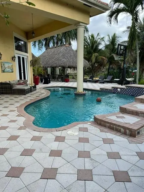 Photo 4 at 5532 ESTATE OAK Circle, Hollywood