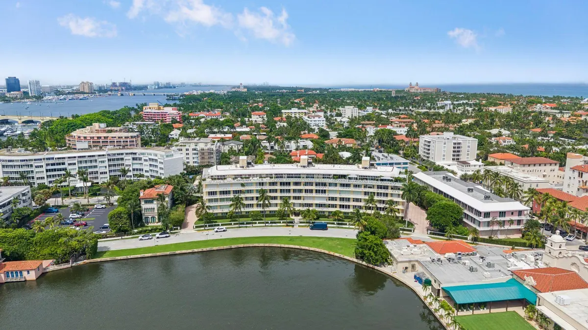 425 Worth Ave Palm Beach FL 04 at 425 WORTH Avenue 2F, Palm Beach