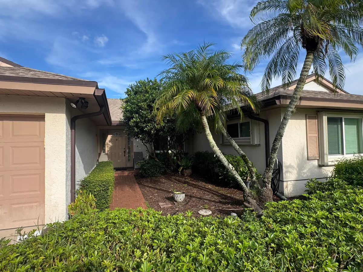 Entry at 10548 GREENTRAIL Drive, Boynton Beach