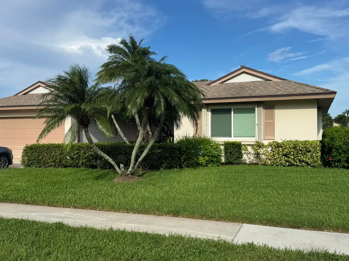 Front at 10548 GREENTRAIL Drive, Boynton Beach